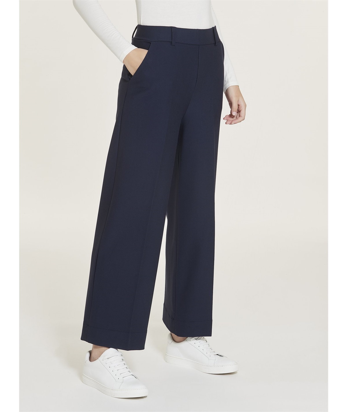 Ragno DB24P4 - Pantalone donna Cropped  con tasche in viscosa elasticizzata. Colore : Nero 020