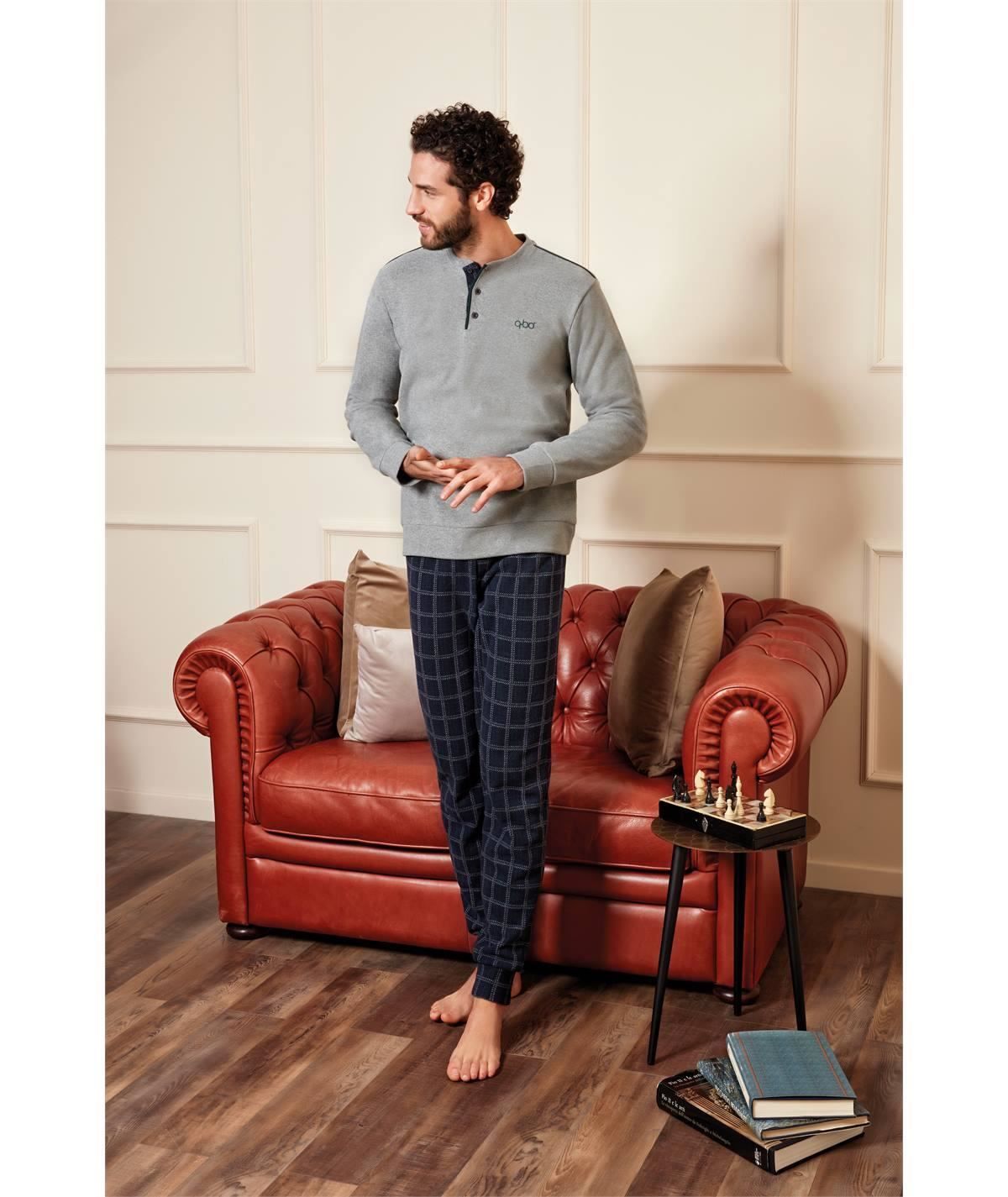 Q.bò 1035-GD Pigiama girocollo a serafino in tessuto jacquard. Colore in foto NON DISPONIBILE