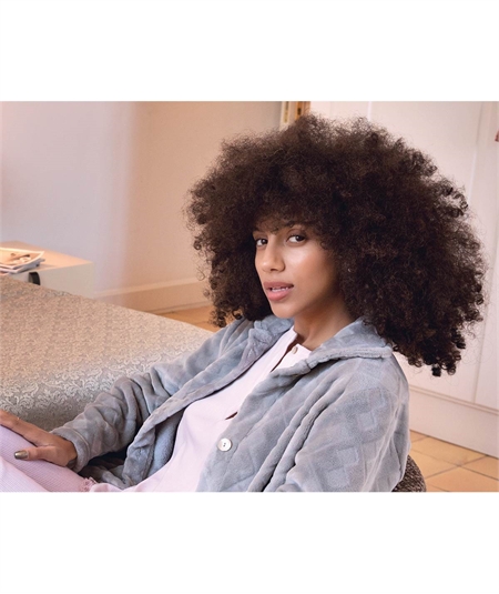 Fida I2353 - Vestaglia con colletto in morbido e caldo tessuto Coral. Colore: NON DISPONIBILE