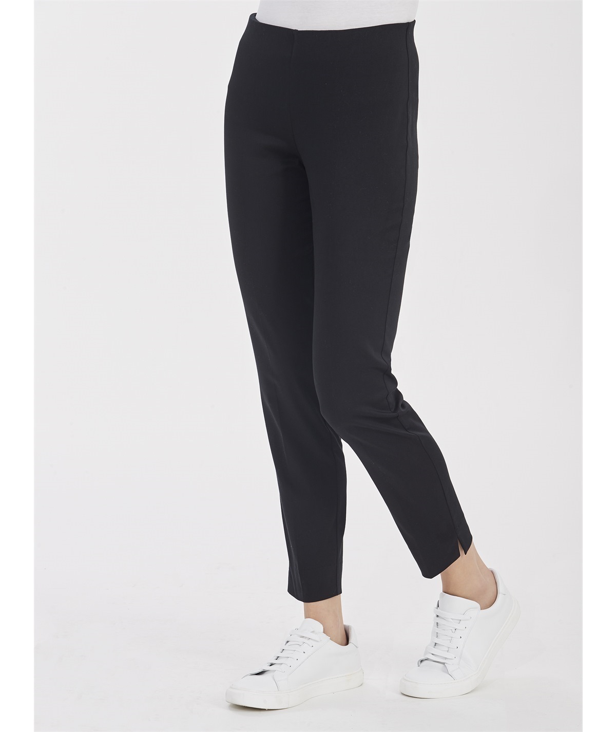 Ragno D926PY - Pantalone donna Capri in raso di cotone satin elasticizzato - Colore Nero 020 Ragno D926PY - Pantalone donna Capri in raso di cotone satin elasticizzato - Colore Nero 020