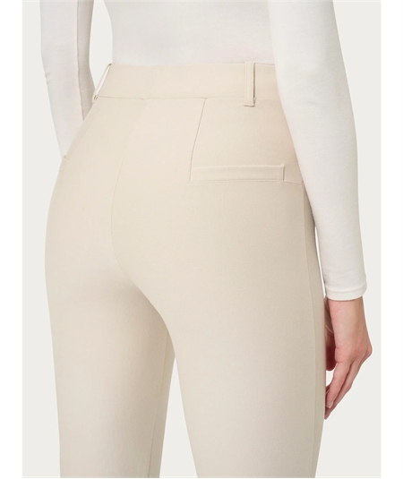 Ragno Art D091PW Pantalone straight fit in tessuto compact di Viscosa con risvolto alla caviglia. Colore: Champignon 786