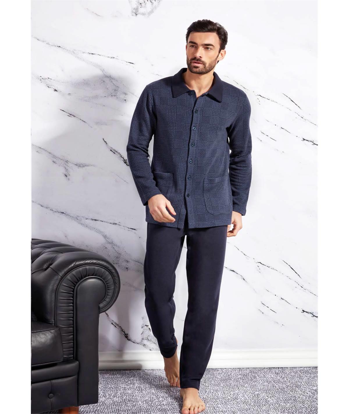 Q.bò 46219-BL Pigiama giacca aperta con collo e bottonii in caldo e soffice tessuto Jacquard. Colore: Fantasia Bleu