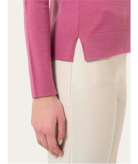 Ragno DN93MF - Maglia Polo senza bottoni in Merino Soft. Colore: Red Violet A85 Ragno DN93MF - Maglia Polo senza bottoni in Merino Soft. Colore: Red Violet A85