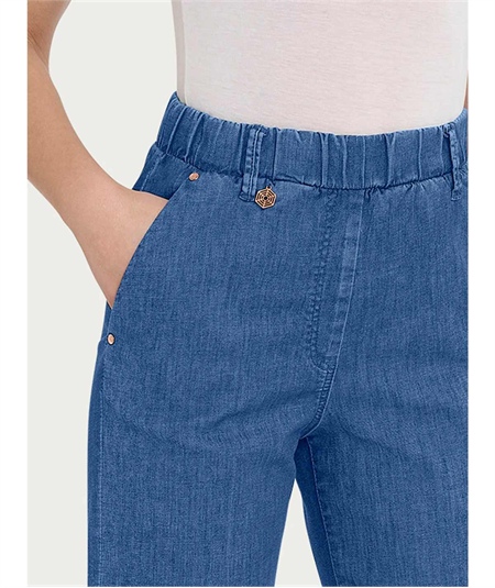 DN18P7 - Ragno DN18P7 - Pantalone Jeans vestibilità a carota con tasche a filo. Colore: Delavè jeans 199