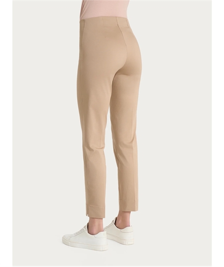 Ragno D926PY - Pantalone donna Capri in raso di cotone satin elasticizzato - Colore: Warm Taupe B29 Ragno D926PY - Pantalone donna Capri in raso di cotone satin elasticizzato - Colore: Warm Taupe B29
