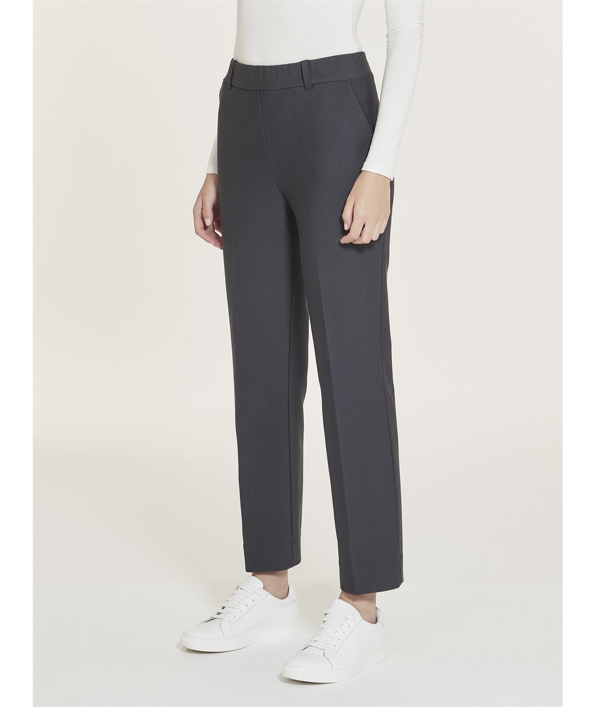 Ragno DB24PP - Pantalone donna a gamba diritta con tasche in viscosa elasticizzata. Colore: Nero 020