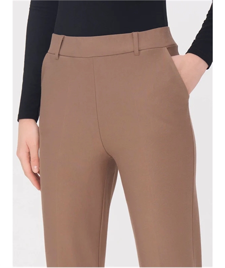 Ragno DB24PP - Pantalone donna a gamba diritta con tasche in viscosa elasticizzata. Colore: Pine Bark 950