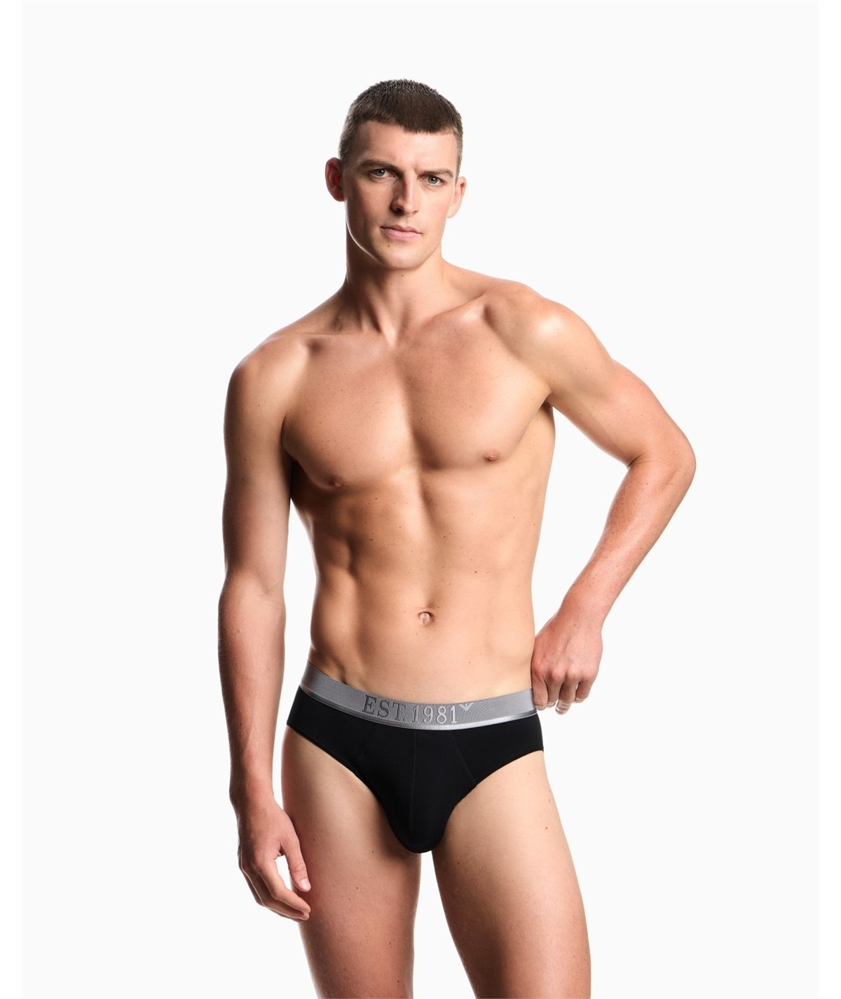 EM000258AF10780 Set di 3 di Slip Emporio Armani in cotone elasticizzato. Colore: Nero MC406