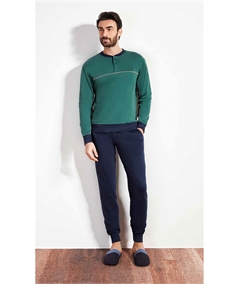 Q.bò QPA131-VE - Pigiama girocollo serafino in caldo cotone interlock. Colore: Verde