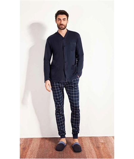 Q.bò QPA068BL - Pigiama a giacca aperta con collo sciallato in caldo cotone Interlock. Colore: Blu