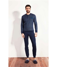 Q.bò QPA065BL - Pigiama girocollo serafino in caldo cotone Interlock. Colore: Blu