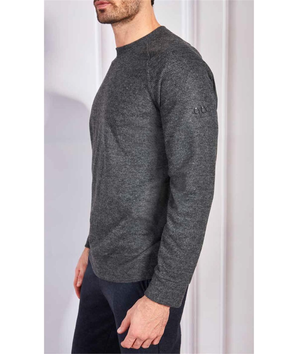 QPA032GS-BA Pigiama girocollo serafino in caldo e soffice tessuto Jacquard. Colore: Grigio Mel.