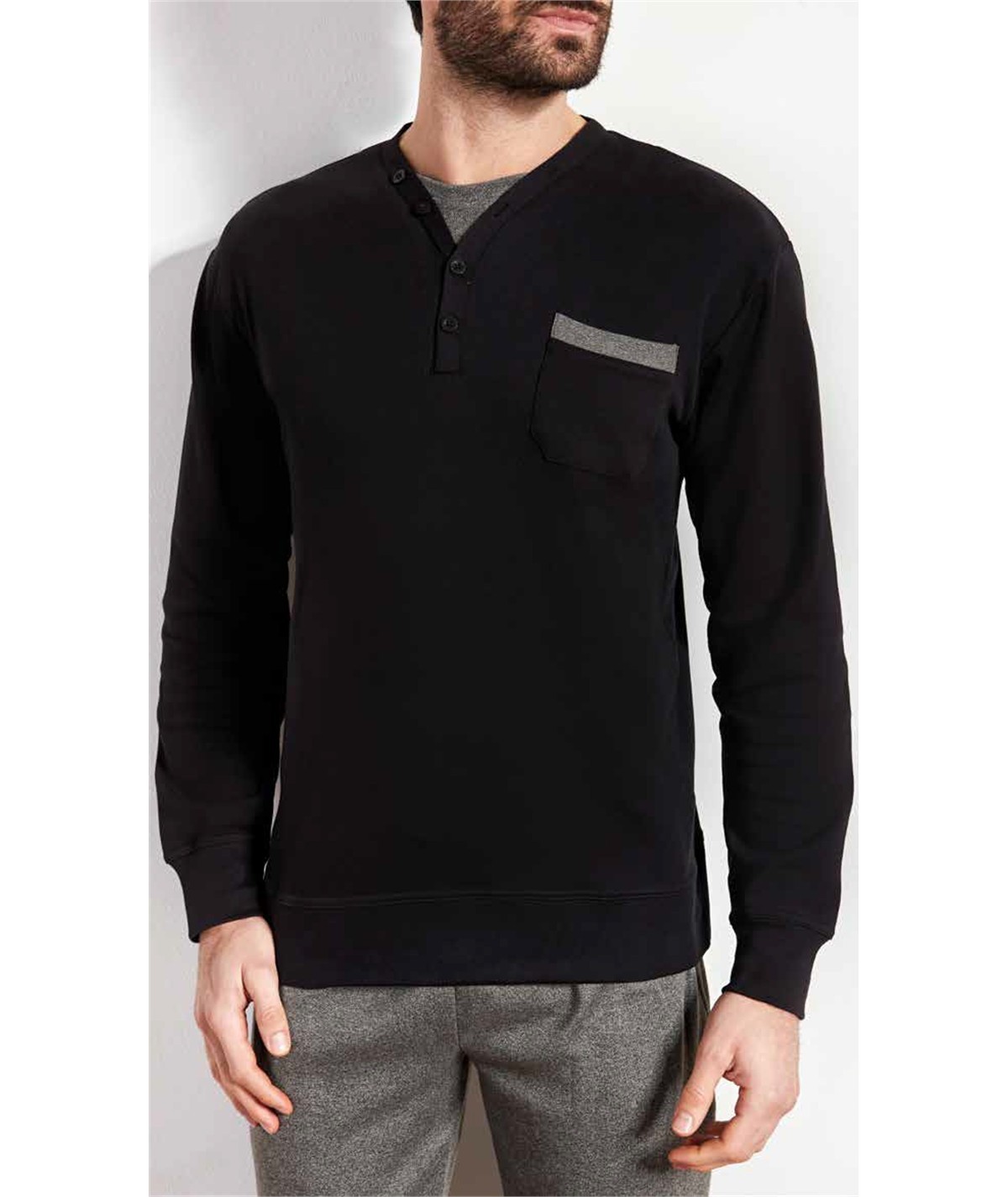 Q.bò  QPA146NE -Pigiama Scollo V Serafino in caldo cotone Interlok. Colore: Nero 