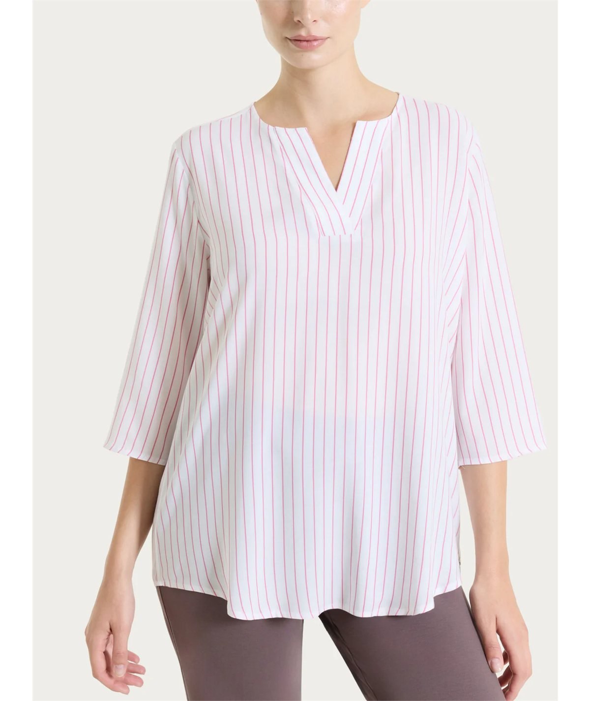 Ragno DS57SW - Blusa scollo V manica 3/4 a fantasia in EcoSeta. Colore: Fant. Cashemere Rose C91F