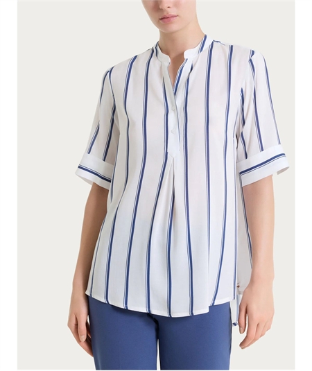 Ragno DS92SQ - Blusa scollo V serafino manica corta a fantasia righe in EcoSeta. Colore: Fant. Oceana C70F