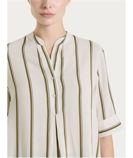 Ragno DS92SQ - Blusa scollo V serafino manica corta a fantasia righe in EcoSeta. Colore: Fant. Dark Olive B09F