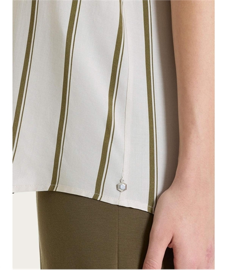 Ragno DS92SQ - Blusa scollo V serafino manica corta a fantasia righe in EcoSeta. Colore: Fant. Dark Olive B09F