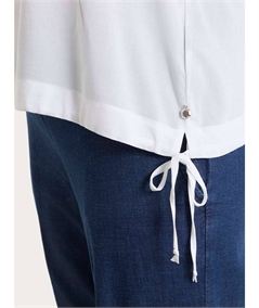 Ragno DS23SJ - Blusa con scollo a V e manica corta risvoltabile in Voile Stretc. Colore: Bianco 010