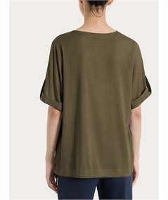 Ragno DS23SJ - Blusa con scollo a V e manica corta risvoltabile in Voile Stretc. Colore: Dark Olive B09