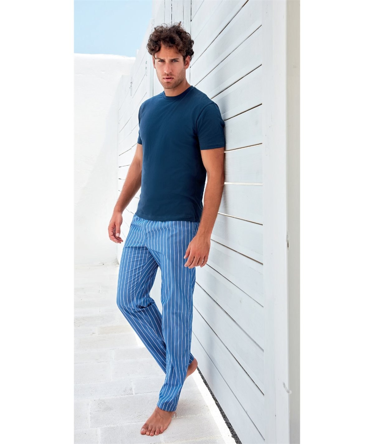Q.bò QPA555-BL Pigiama uomo Puro Cotone - Modello girocollo manica corta e pantalone lungo in popeline. Colore: Blu