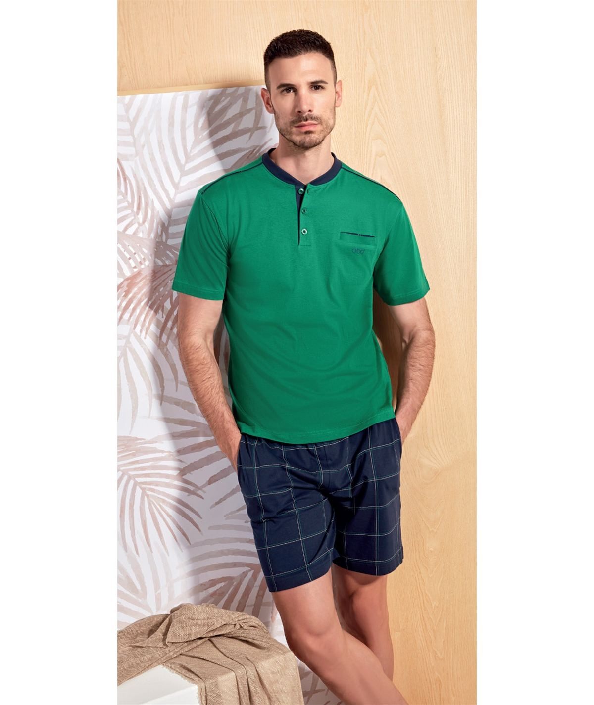 Q.bò QPA49303-VE Pigiama Uomo in Jersey di Puro Cotone - Modello Serafino a Manica Corta e Pantalone Corto. Colore: Verde