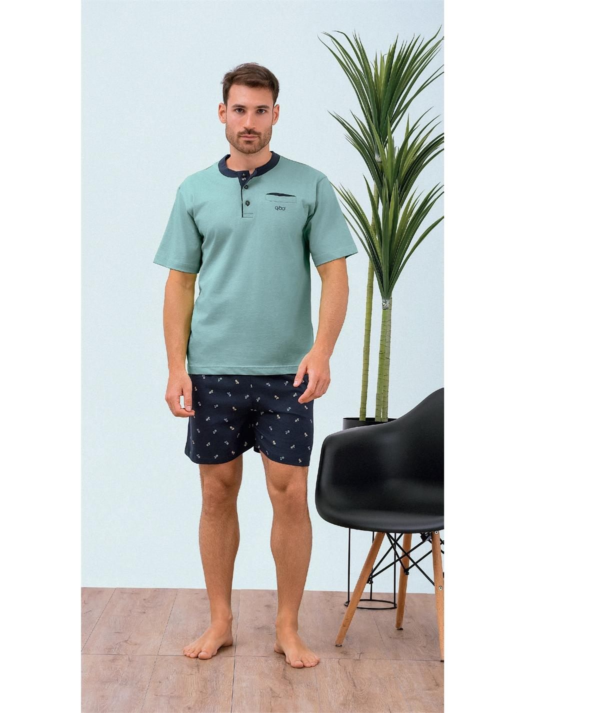 QPA429-VE Pigiama Uomo in Jersey di Puro Cotone - Modello Serafino a Manica Corta e Pantalone Corto. Colore: Verde