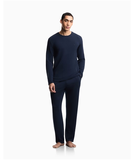EM000613 AF25045 Pigiama Uomo Girocollo Maniche Lunghe e Vestibilità a Coste Emporio Armani. Colore: Blu