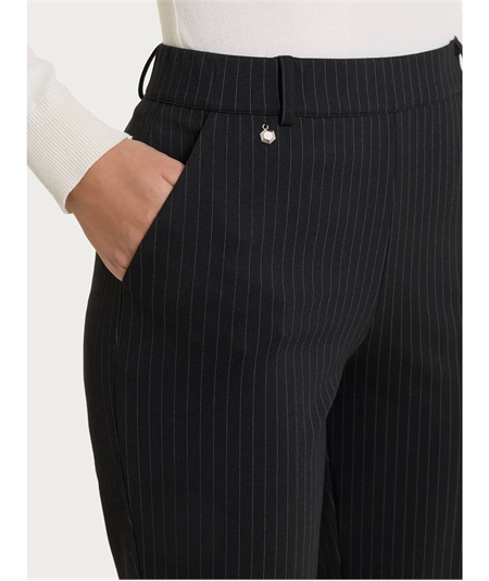 Ragno DT59PP -  Pantalone Donna Invernale Fantasia Gessato Dritto con Tasche in Tessuto Jacquard. Colore: Fant. Nero 020F