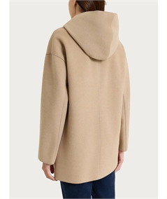 Giaccone Donna con Cappuccio in Tessuto Vegan. Colore: Cammello Mel. 100M